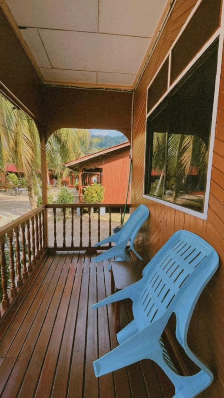 Salang Sayang Resort , Pulau Tioman Kampong Ayer Batang Exteriör bild